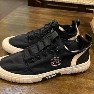Men’s casual shoes